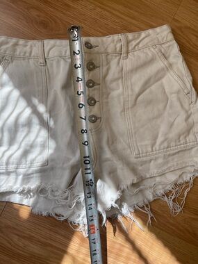 Women's We the Free High-Waist Button Front Cream Denim Shorts